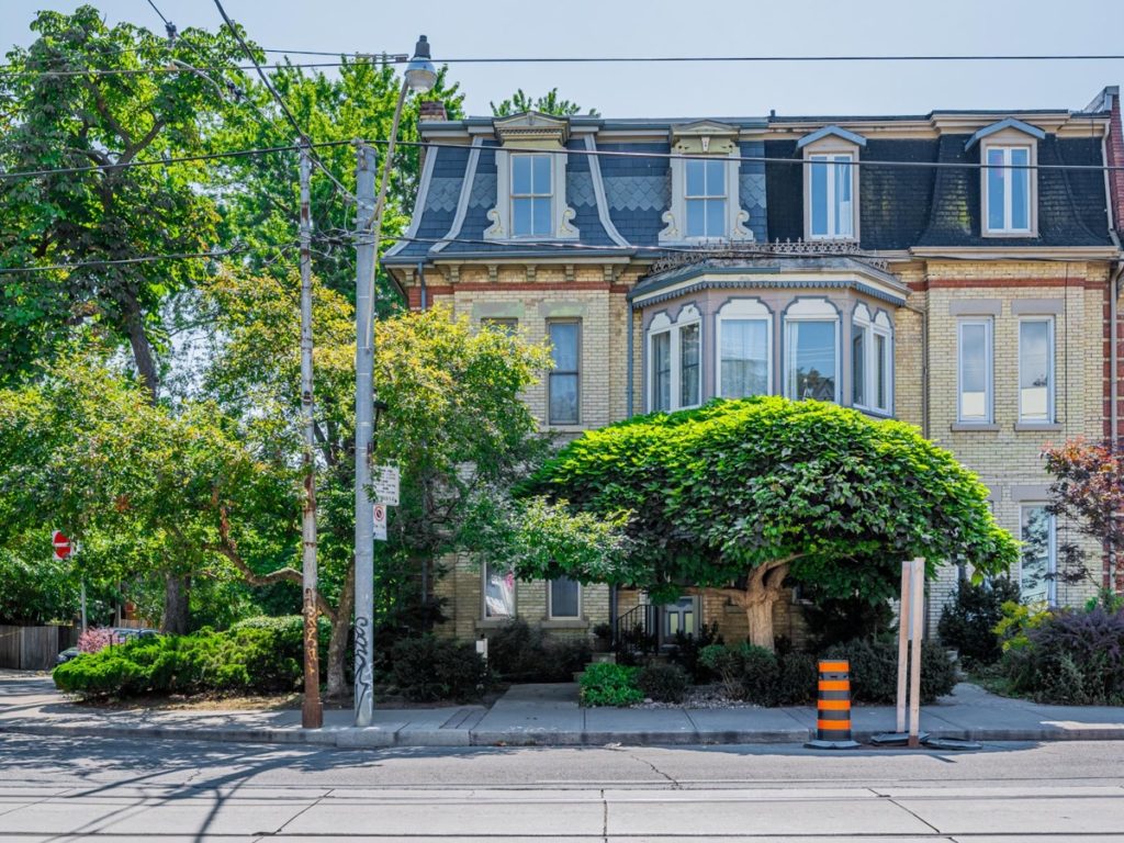 217 Carlton St #3 | Cabbagetown | Exterior